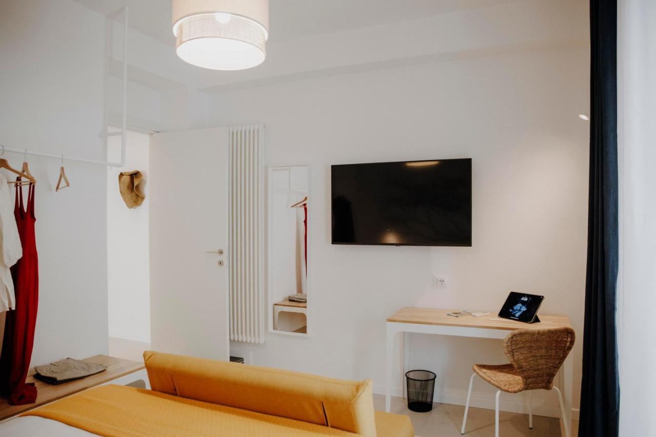 Petrarca17 Guest House A Due Passi Dal Mare Терачина Екстериор снимка